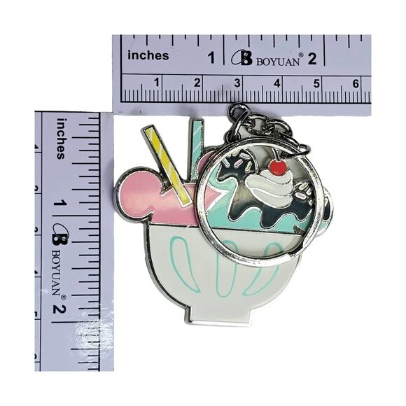 3 Disney Limited Release Keychains Mickey Mouse Minnie Mouse Mystery Cupcakes - Picture 7 of 10